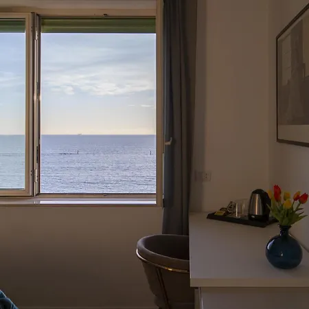 Bed & Breakfast Cas' A Mare - Beachfront Luxury 4*