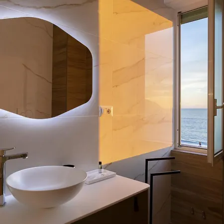 Cas' A Mare - Beachfront Luxury فندق مبيت وإفطار ساليرنو