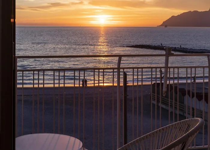 Cas' A Mare - Beachfront Luxury فندق مبيت وإفطار ساليرنو