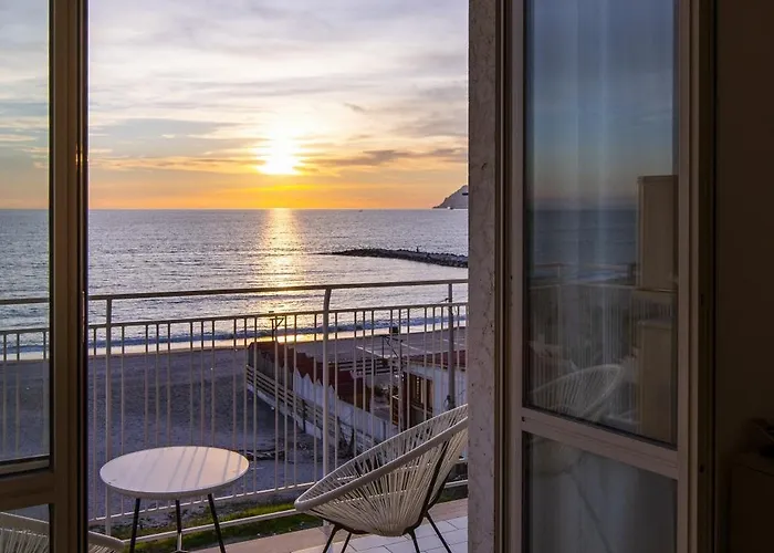 فندق مبيت وإفطار Cas' A Mare - Beachfront Luxury ساليرنو