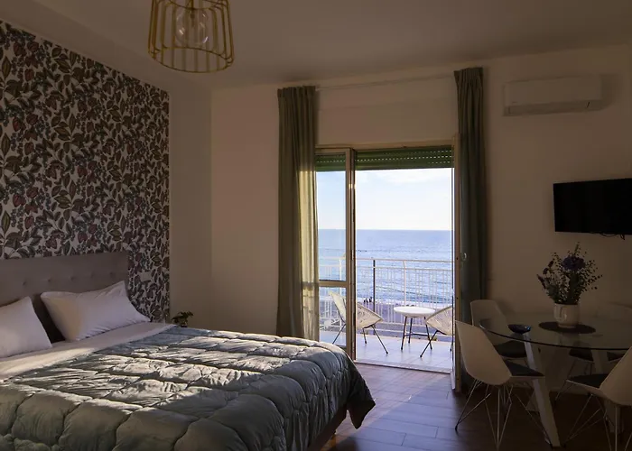 Bed & Breakfast Cas' A Mare - Beachfront Luxury Salerno